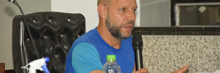 Vereador Valdinei Lacerda revela irregularidades na utilização de verbas do Sistema Prisional durante sessão ordinária em Muriaé